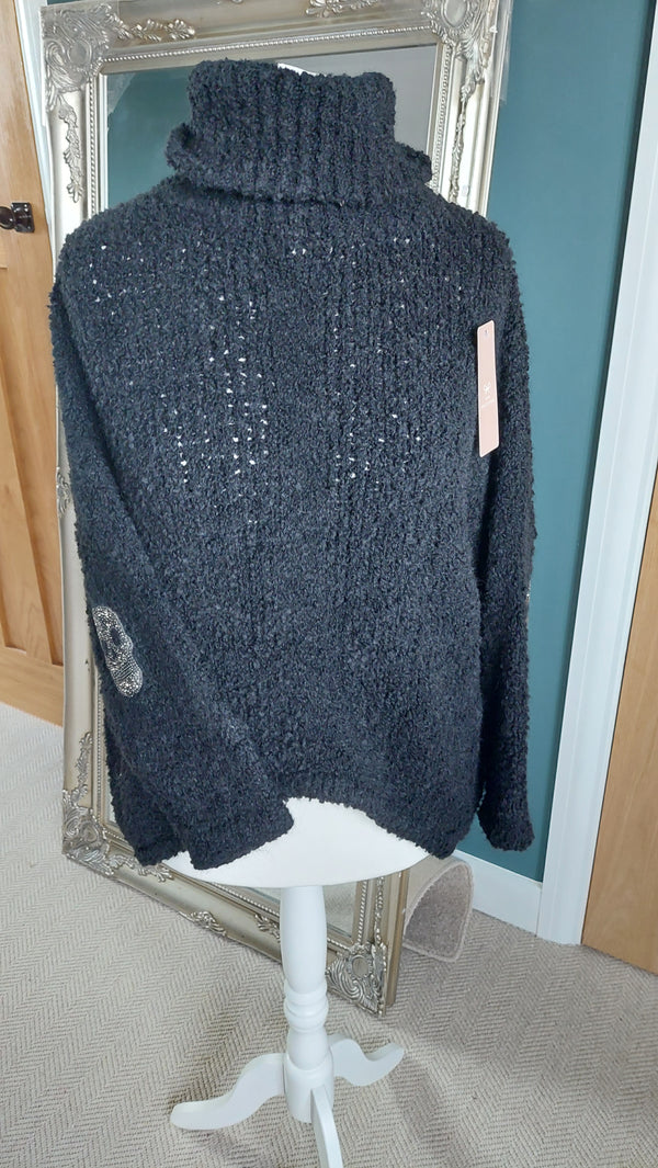 Skull Patch Chunky Knit Turtleneck - Black